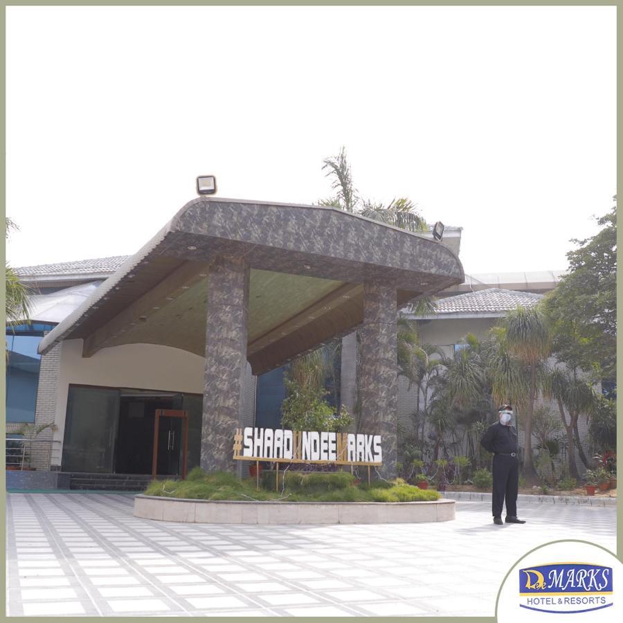 Dee Marks Airport Hotel & Resorts New Delhi Exterior photo