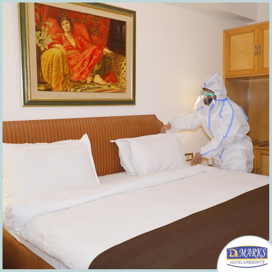 Dee Marks Airport Hotel & Resorts New Delhi Exterior photo