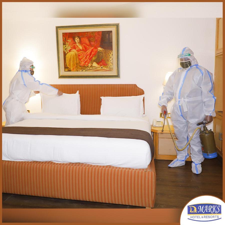 Dee Marks Airport Hotel & Resorts New Delhi Exterior photo