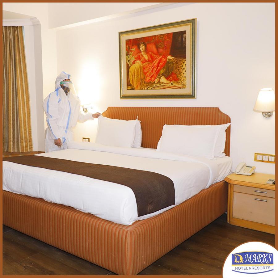 Dee Marks Airport Hotel & Resorts New Delhi Exterior photo