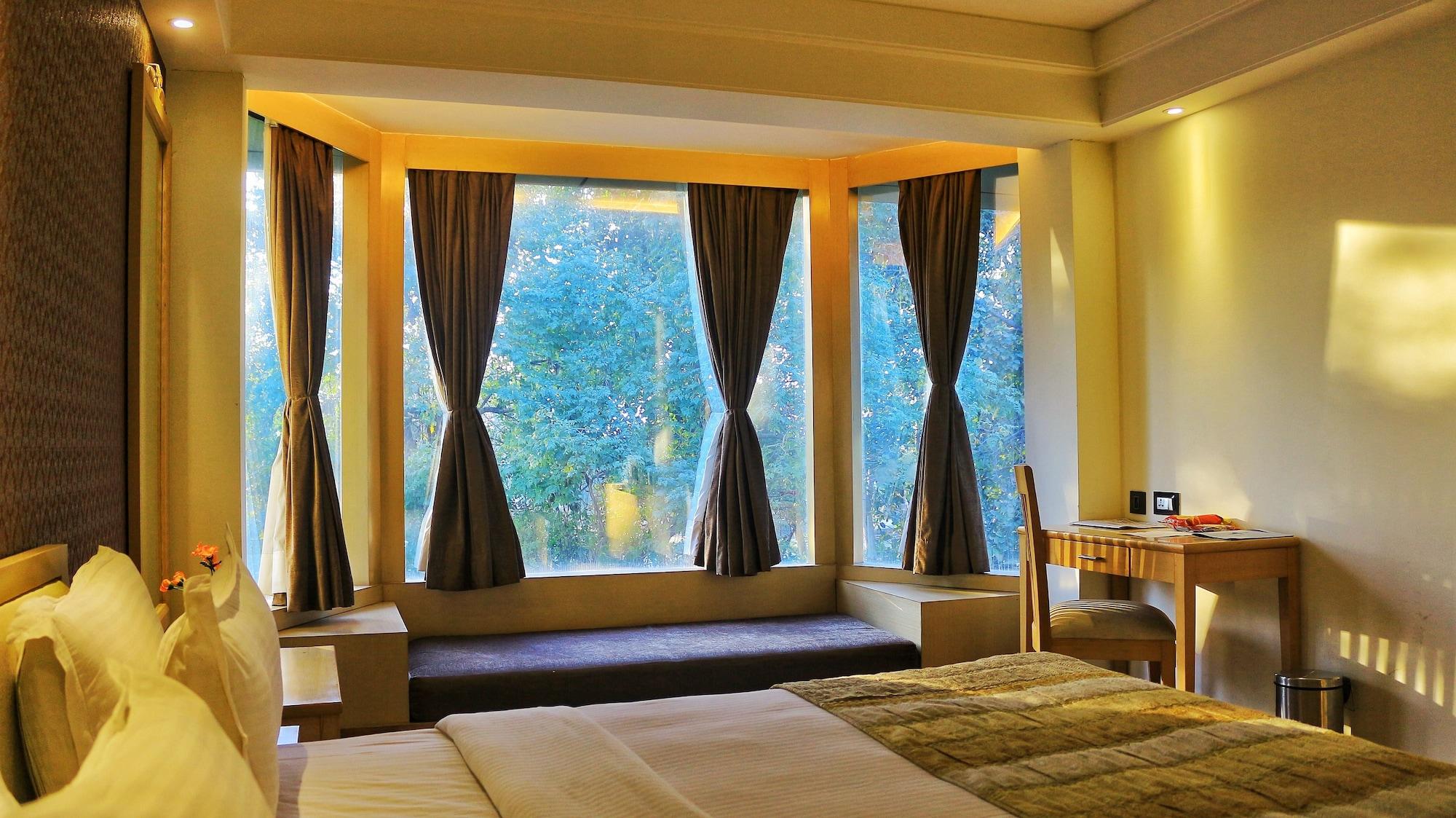 Dee Marks Airport Hotel & Resorts New Delhi Exterior photo