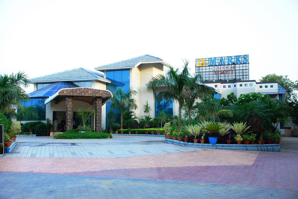 Dee Marks Airport Hotel & Resorts New Delhi Exterior photo