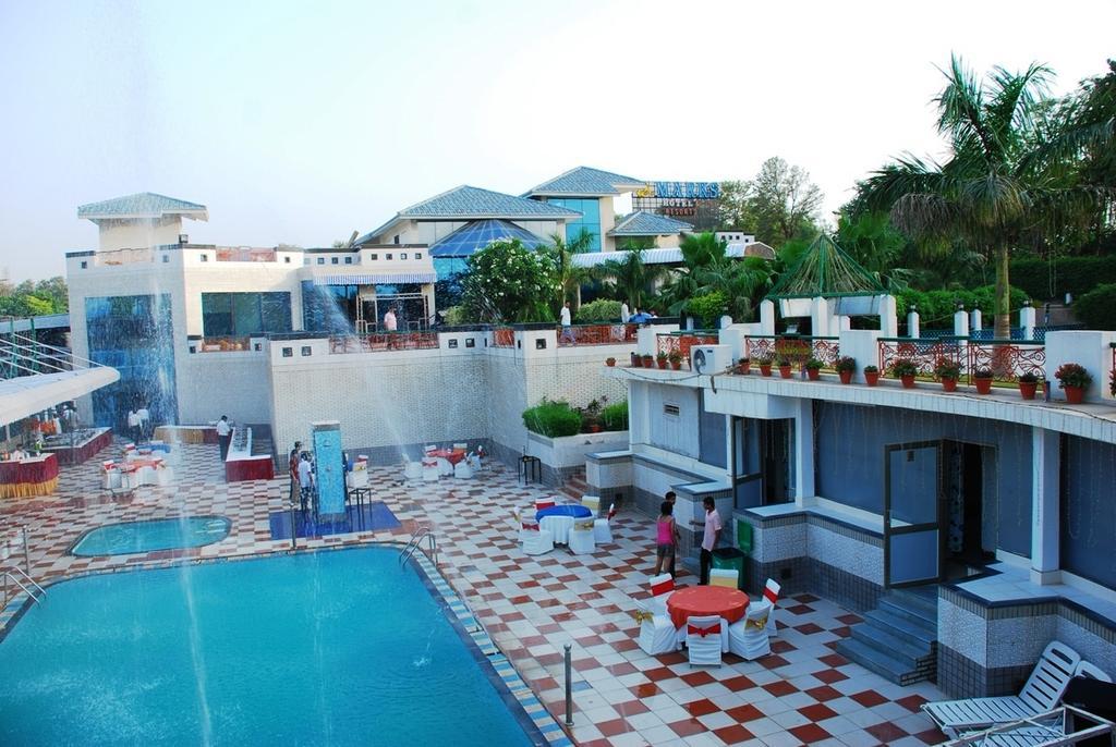 Dee Marks Airport Hotel & Resorts New Delhi Exterior photo