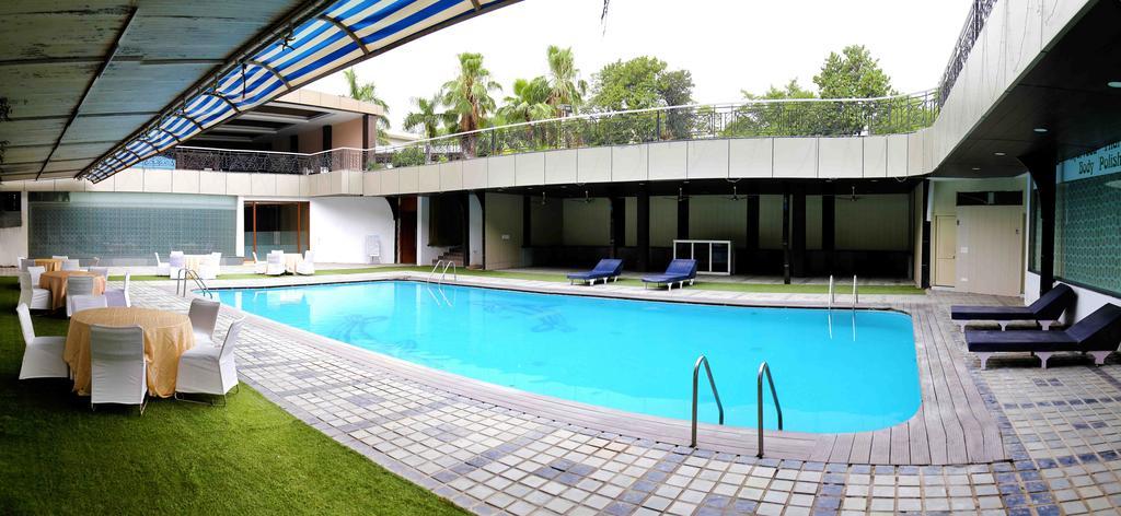 Dee Marks Airport Hotel & Resorts New Delhi Exterior photo