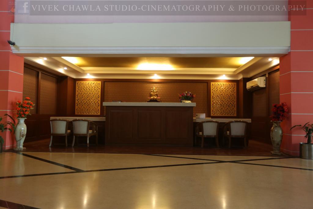 Dee Marks Airport Hotel & Resorts New Delhi Exterior photo