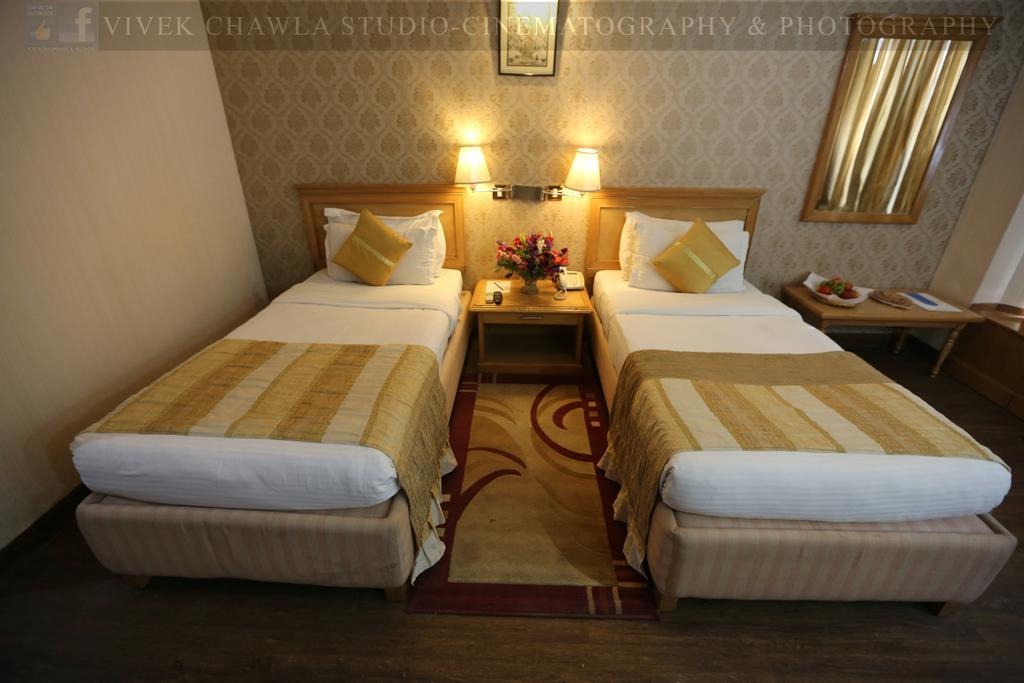 Dee Marks Airport Hotel & Resorts New Delhi Exterior photo
