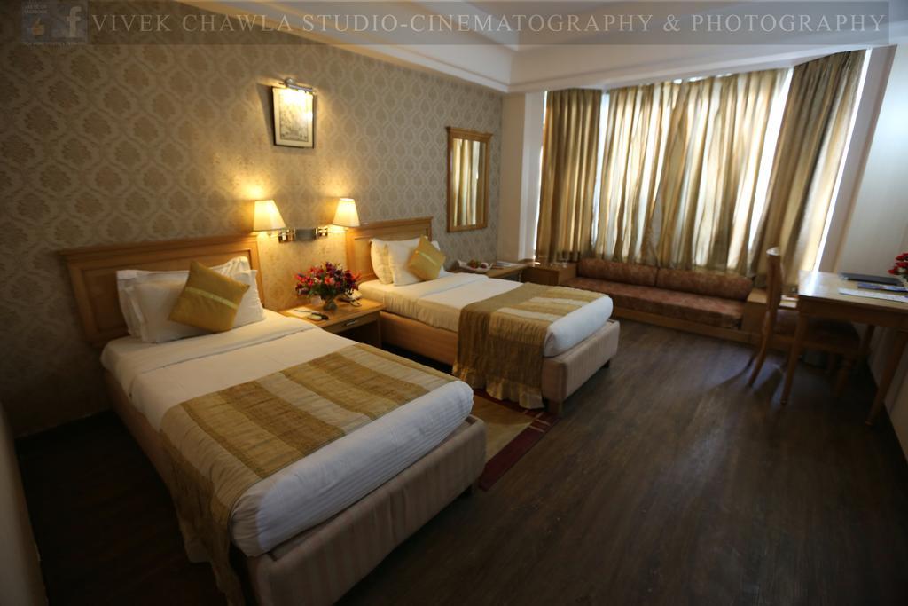 Dee Marks Airport Hotel & Resorts New Delhi Exterior photo