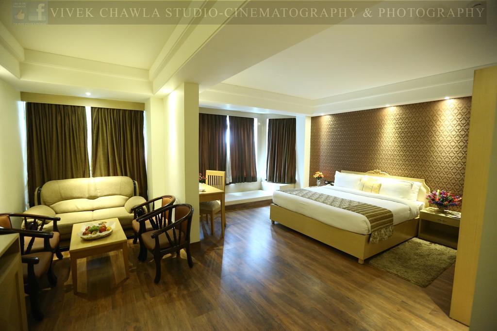 Dee Marks Airport Hotel & Resorts New Delhi Exterior photo