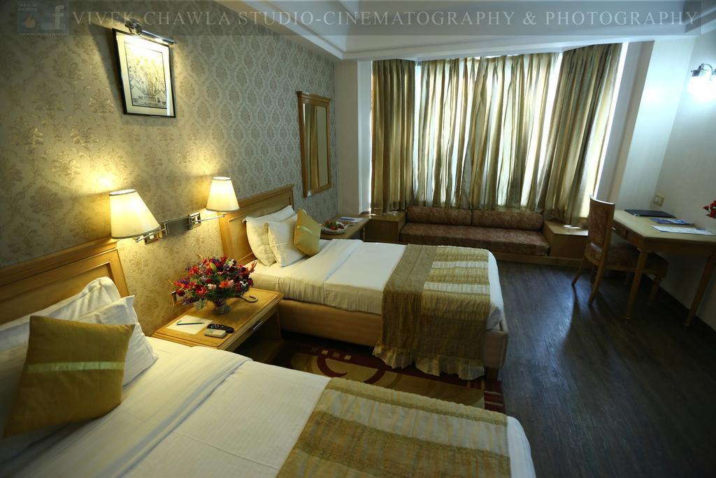 Dee Marks Airport Hotel & Resorts New Delhi Exterior photo