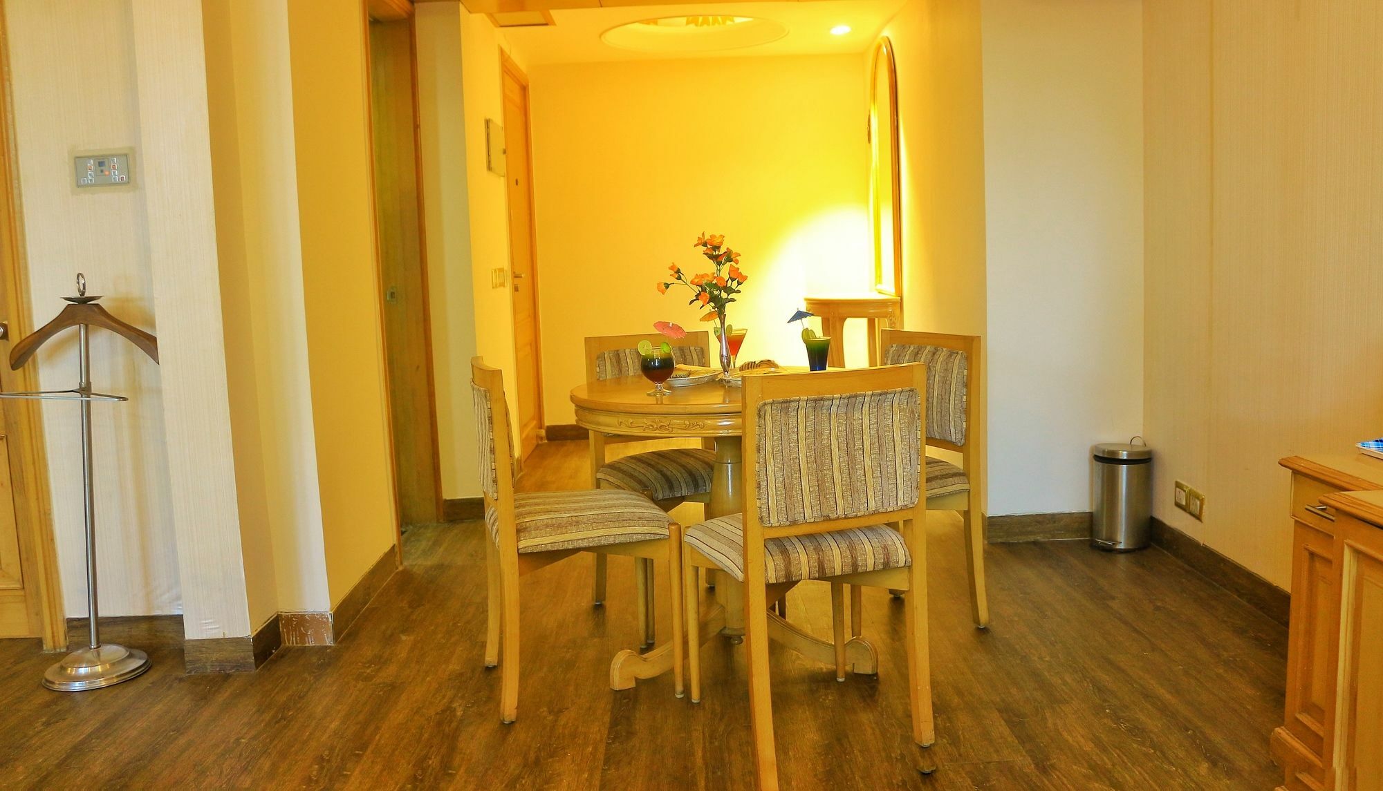 Dee Marks Airport Hotel & Resorts New Delhi Exterior photo